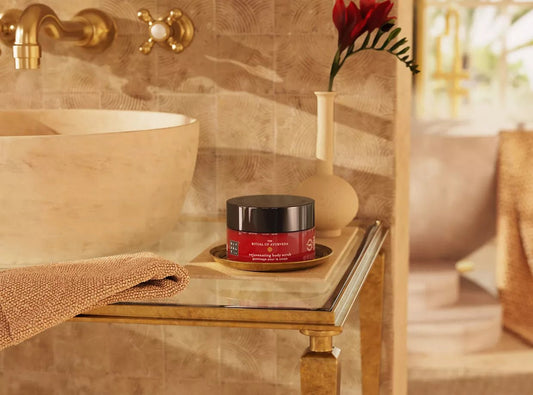The Ritual of Ayurveda – Gommage Corps Sel Rose